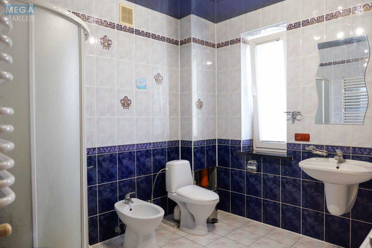 Продаж дома, 2&nbsp;поверху, 354&nbsp;кв.м, 6&nbsp;кімнат, ділянка 9&nbsp;соток, <a class="location-link" href="/lutsk/" title="Недвижимость Луцьк">Луцьк</a>, Тиха, 1 (изображение 7)