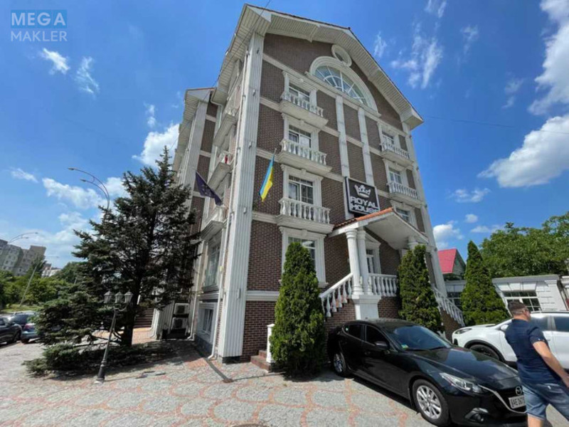 Продаж комерційної нерухомості, 674&nbsp;кв.м, под магазин, <a class="location-link" href="/kiev/" title="Недвижимость Київ">Київ</a>, <a class="location-link" href="/kiev/goloseevskij/" title="Недвижимость Голосіївський район">Голосіївський р-н</a>, Михайла Максимовича вул., 24 (изображение 15)