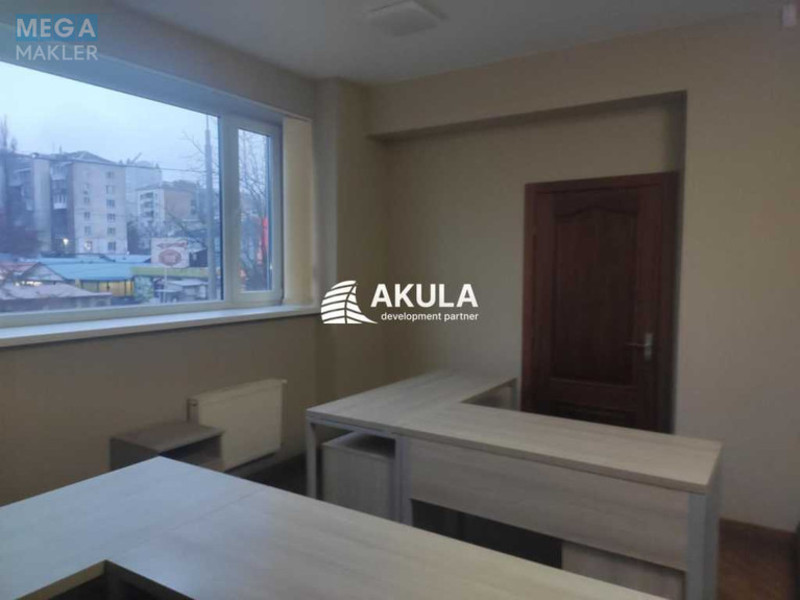 Продаж комерційної нерухомості, 406&nbsp;кв.м, под офис, <a class="location-link" href="/kiev/" title="Недвижимость Київ">Київ</a>, <a class="location-link" href="/kiev/goloseevskij/" title="Недвижимость Голосіївський район">Голосіївський р-н</a>, Антоновича вул. (изображение 19)