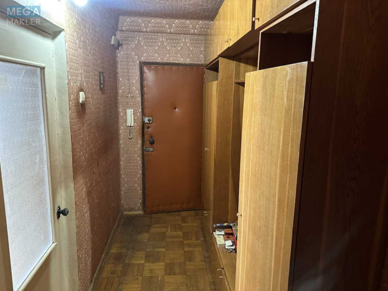 Продаж 3 кімнатної квартири (72/48/8), 2 пов. 9 пов. будинку, <a class="location-link" href="/kiev/" title="Недвижимость Київ">Київ</a>, <a class="location-link" href="/kiev/svyatoshinskij/" title="Недвижимость Святошинський район">Святошинський р-н</a>, Зодчих ул., 34 (изображение 18)