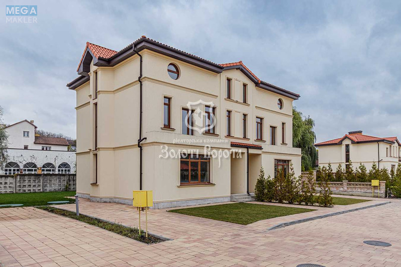 Продаж дома, 3&nbsp;поверху, 220&nbsp;кв.м, 4&nbsp;кімнати, ділянка 3&nbsp;сотки, <a class="location-link" href="/podgorcy-selo/" title="Недвижимость Підгірці">Підгірці</a>, Фонтанна вул., 9 (изображение 2)