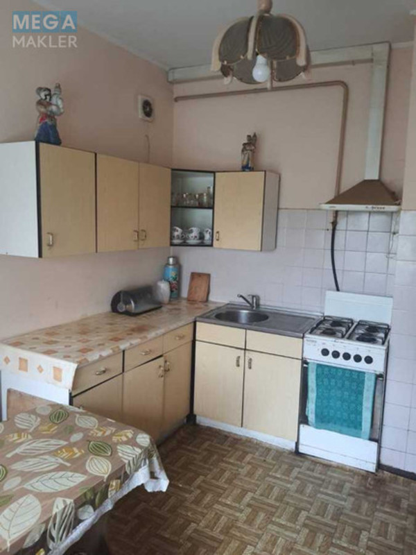 Продаж дома, 2&nbsp;поверху, 167&nbsp;кв.м, 4&nbsp;кімнати, ділянка 8&nbsp;соток, <a class="location-link" href="/petrovskoe-selo-kv-kievo-svyatoshinskij-rajon/" title="Недвижимость Петрівське">Петрівське</a>, Янтарная (изображение 7)