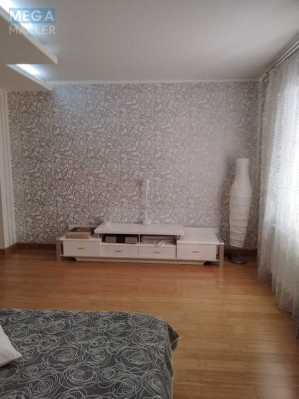 Продаж дома, 3&nbsp;поверху, 360&nbsp;кв.м, 5&nbsp;кімнат, ділянка 10&nbsp;соток, <a class="location-link" href="/kiev/" title="Недвижимость Київ">Київ</a>, <a class="location-link" href="/kiev/obolonskij/" title="Недвижимость Оболонський район">Оболонський р-н</a>, Богатырская ул., 30а (изображение 14)