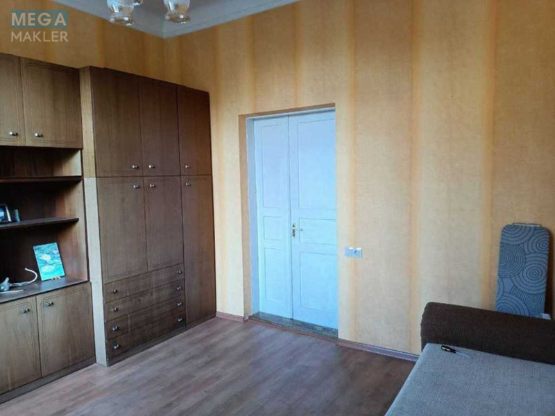 Продаж 3 кімнатної квартири (78/?/10), 4 пов. 4 пов. будинку, <a class="location-link" href="/kiev/" title="Недвижимость Київ">Київ</a>, <a class="location-link" href="/kiev/pecherskij/" title="Недвижимость Печерський район">Печерський р-н</a>, Лютеранська вул., 19 (изображение 5)