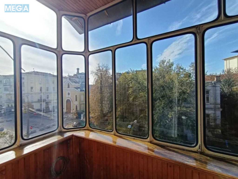 Продаж 3 кімнатної квартири (78/?/10), 4 пов. 4 пов. будинку, <a class="location-link" href="/kiev/" title="Недвижимость Київ">Київ</a>, <a class="location-link" href="/kiev/pecherskij/" title="Недвижимость Печерський район">Печерський р-н</a>, Лютеранська вул., 19 (изображение 10)