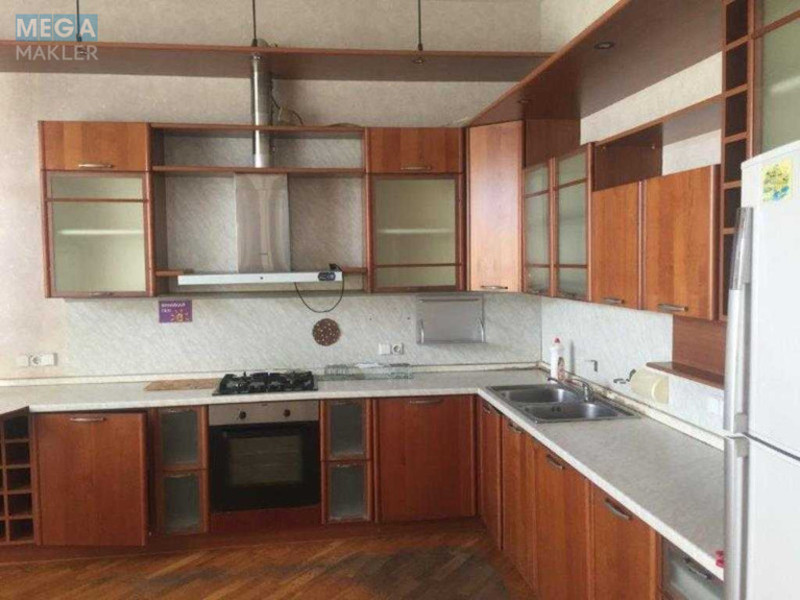 Продаж дома, 4&nbsp;поверху, 725&nbsp;кв.м, 10&nbsp;кімнат, ділянка 10&nbsp;соток, <a class="location-link" href="/kiev/" title="Недвижимость Київ">Київ</a>, <a class="location-link" href="/kiev/solomenskij/" title="Недвижимость Солом'янський район">Солом'янський р-н</a>, Каменярів вул., 68 (изображение 8)