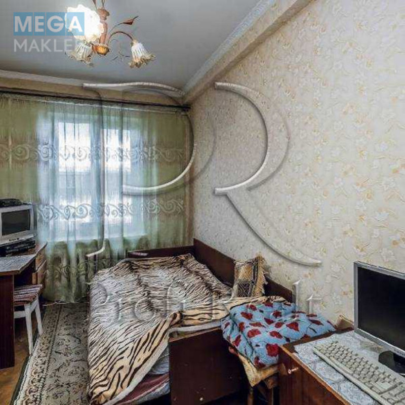 Продаж 3 кімнатної квартири (53/35/5), 5 пов. 5 пов. будинку, <a class="location-link" href="/kiev/" title="Недвижимость Київ">Київ</a>, <a class="location-link" href="/kiev/dneprovskij/" title="Недвижимость Дніпровський район">Дніпровський р-н</a>, Чупринки Григорія вулиця, 3 (изображение 9)