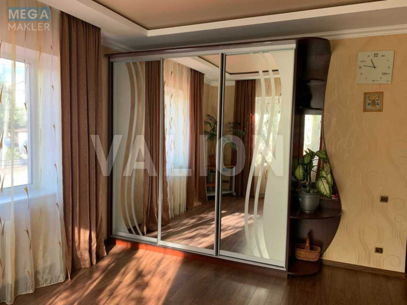 Продаж дома, 2&nbsp;поверху, 152&nbsp;кв.м, 5&nbsp;кімнат, ділянка 8&nbsp;соток, <a class="location-link" href="/petropavlovskaya-borshagovka/" title="Недвижимость Петропавлівська Борщагівка">Петропавлівська Борщагівка</a>, Шкільна, 4а (изображение 5)