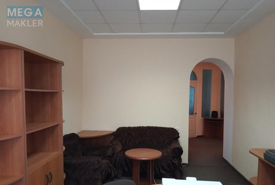 Оренда приміщення у житловому будинку, до&nbsp;50&nbsp;кв.м, свіжий ремонт, <a class="location-link" href="/dnepropetrovsk/" title="Недвижимость Дніпра">Дніпро</a>, <a class="location-link" href="/dnepropetrovsk/zhovtnevyj/" title="Недвижимость Жовтневий район">Жовтневий р-н</a>, Гоголя, 27а ( <img src="https://megamakler.com.ua/metro/ff0000.gif" alt="" class="metro" /> м. Вокзальная, 0.5 ) (изображение 9)