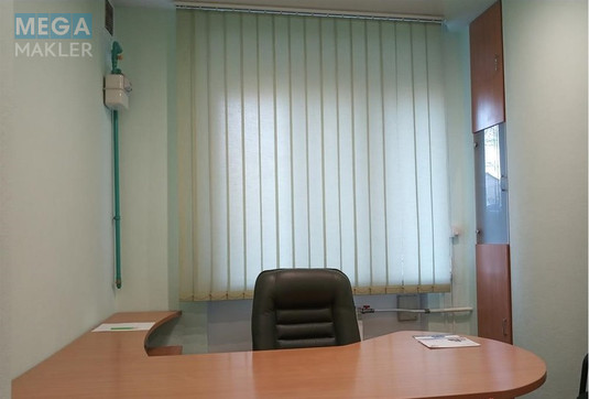 Оренда приміщення у житловому будинку, до&nbsp;50&nbsp;кв.м, свіжий ремонт, <a class="location-link" href="/dnepropetrovsk/" title="Недвижимость Дніпра">Дніпро</a>, <a class="location-link" href="/dnepropetrovsk/zhovtnevyj/" title="Недвижимость Жовтневий район">Жовтневий р-н</a>, Гоголя, 27а ( <img src="https://megamakler.com.ua/metro/ff0000.gif" alt="" class="metro" /> м. Вокзальная, 0.5 ) (изображение 11)