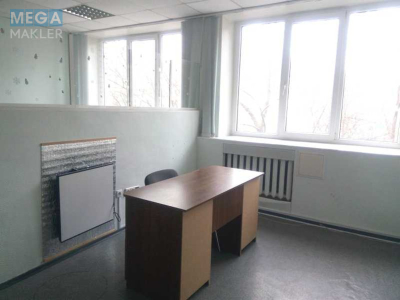 Продаж комерційної нерухомості, 69&nbsp;кв.м, <a class="location-link" href="/kiev/" title="Недвижимость Київ">Київ</a>, <a class="location-link" href="/kiev/svyatoshinskij/" title="Недвижимость Святошинський район">Святошинський р-н</a>, Верховинна вул., 87 (изображение 4)