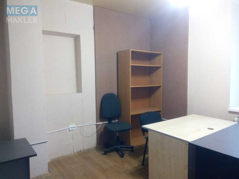 Продаж комерційної нерухомості, 14&nbsp;кв.м, <a class="location-link" href="/kiev/" title="Недвижимость Київ">Київ</a>, <a class="location-link" href="/kiev/svyatoshinskij/" title="Недвижимость Святошинський район">Святошинський р-н</a>, Верховинна вул., 87 (изображение 3)