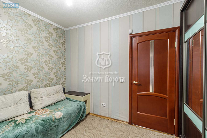 Продаж 3 кімнатної квартири (71/40/9), 1 пов. 9 пов. будинку, <a class="location-link" href="/kiev/" title="Недвижимость Київ">Київ</a>, <a class="location-link" href="/kiev/pecherskij/" title="Недвижимость Печерський район">Печерський р-н</a>, Саперне Поле вул., 26а (изображение 8)