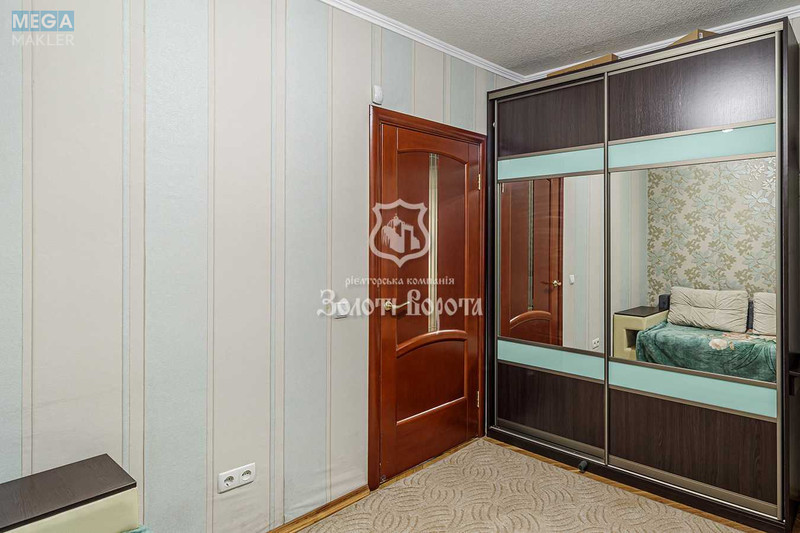 Продаж 3 кімнатної квартири (71/40/9), 1 пов. 9 пов. будинку, <a class="location-link" href="/kiev/" title="Недвижимость Київ">Київ</a>, <a class="location-link" href="/kiev/pecherskij/" title="Недвижимость Печерський район">Печерський р-н</a>, Саперне Поле вул., 26а (изображение 9)