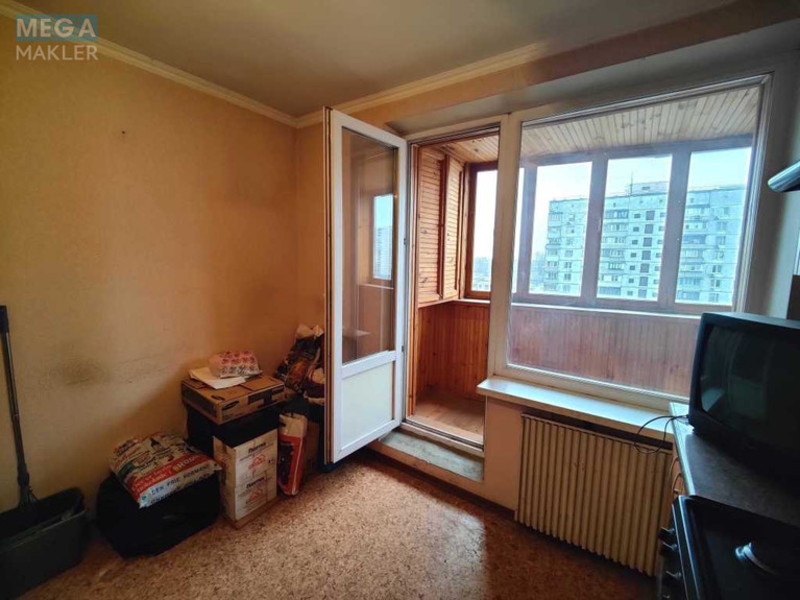 Продаж 1 кімнатної квартири (35/?/8), 13 пов. 16 пов. будинку, <a class="location-link" href="/kiev/" title="Недвижимость Київ">Київ</a>, <a class="location-link" href="/kiev/svyatoshinskij/" title="Недвижимость Святошинський район">Святошинський р-н</a>, Кольцова бульв., 9 (изображение 3)