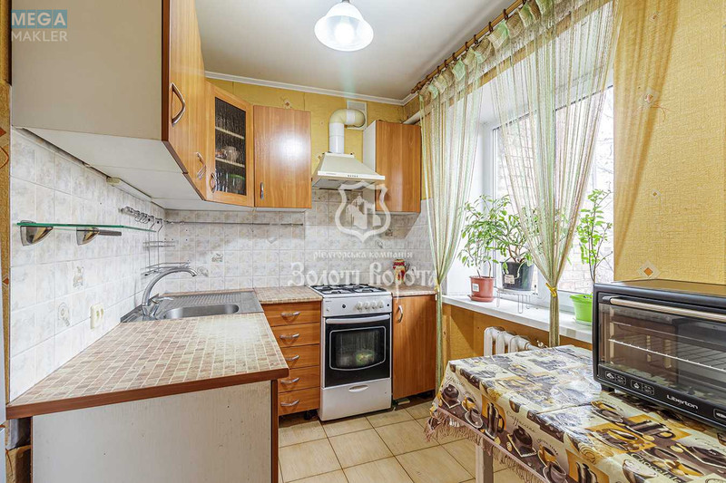 Продаж 3 кімнатної квартири (57/40/5), 5 пов. 5 пов. будинку, <a class="location-link" href="/kiev/" title="Недвижимость Київ">Київ</a>, <a class="location-link" href="/kiev/darnickij/" title="Недвижимость Дарницький район">Дарницький р-н</a>, Привокзальна вул., 12 (изображение 8)