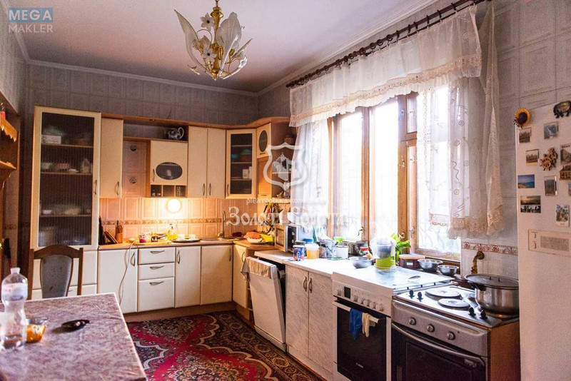 Продаж дома, 3&nbsp;поверху, 258&nbsp;кв.м, 8&nbsp;кімнат, ділянка 6&nbsp;соток, <a class="location-link" href="/kiev/" title="Недвижимость Київ">Київ</a>, <a class="location-link" href="/kiev/darnickij/" title="Недвижимость Дарницький район">Дарницький р-н</a>, Садова вул., 40 (изображение 12)