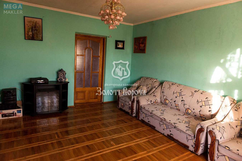 Продаж дома, 3&nbsp;поверху, 258&nbsp;кв.м, 8&nbsp;кімнат, ділянка 6&nbsp;соток, <a class="location-link" href="/kiev/" title="Недвижимость Київ">Київ</a>, <a class="location-link" href="/kiev/darnickij/" title="Недвижимость Дарницький район">Дарницький р-н</a>, Садова вул., 40 (изображение 18)