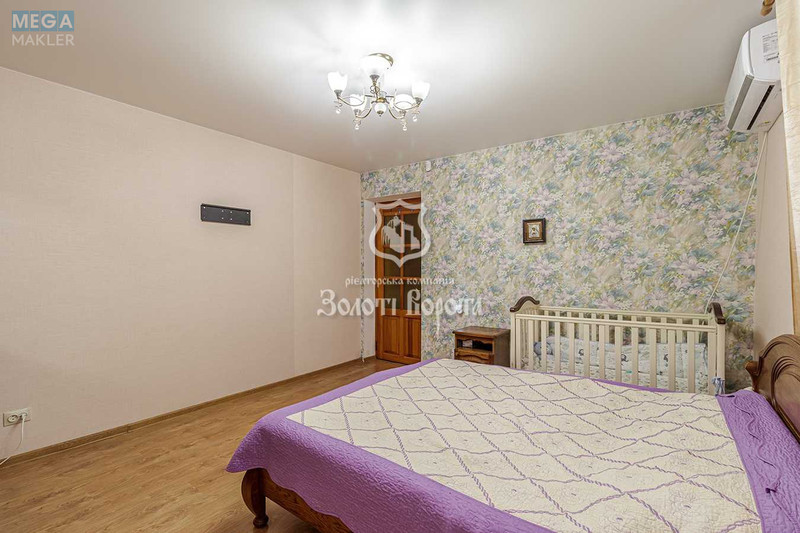 Продаж 3 кімнатної квартири (87/56/8), 2 пов. 12 пов. будинку, <a class="location-link" href="/kiev/" title="Недвижимость Київ">Київ</a>, <a class="location-link" href="/kiev/goloseevskij/" title="Недвижимость Голосіївський район">Голосіївський р-н</a>, Валерія Лобановського просп., 126 (изображение 3)