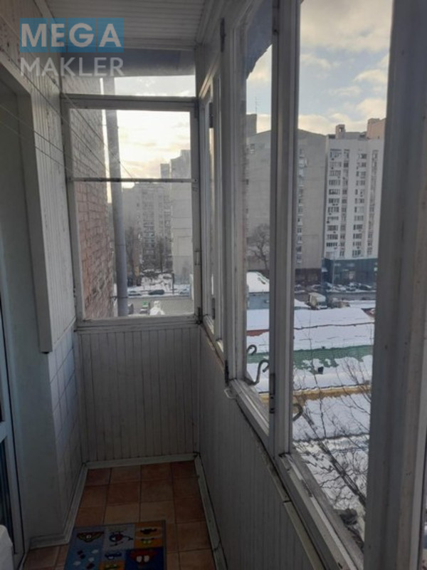 Оренда 2 кімнатної квартири, стандарт, <a class="location-link" href="/kiev/" title="Недвижимость Київ">Київ</a>, <a class="location-link" href="/kiev/goloseevskij/" title="Недвижимость Голосіївський район">Голосіївський р-н</a>, Велика Васильківська 114 ( <img src="https://megamakler.com.ua/metro/0000ff.gif" alt="" class="metro" /> м. Дворец «Украина», 2 минути пішки ) (изображение 12)