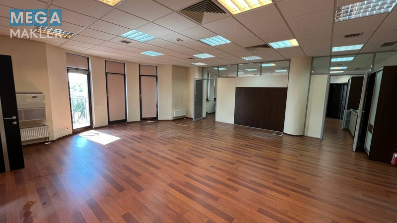 Оренда приміщення у нежитловому будинку, до 120 кв.м, свіжий ремонт, <a class="location-link" href="/kiev/" title="Недвижимость Київ">Київ</a>, <a class="location-link" href="/kiev/shevchenkovskij/" title="Недвижимость Шевченківський район">Шевченківський р-н</a>, Саксаганского 120 ( <img src="https://megamakler.com.ua/metro/ff0000.gif" alt="" class="metro" /> м. Университет, 5 мин ) (изображение 5)