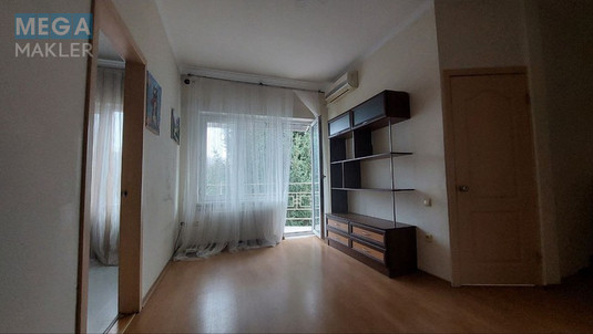 Продаж дома, 3&nbsp;поверху, 155&nbsp;кв.м, 7&nbsp;кімнат, нормальне сост., ділянка 3&nbsp;сотки, <a class="location-link" href="/odessa/" title="Недвижимость Одеса">Одеса</a>, <a class="location-link" href="/odessa/malinovskij/" title="Недвижимость Малиновський район">Малиновський р-н</a>, Багрицкого ул. (изображение 10)
