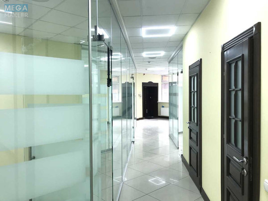 Оренда комерційної нерухомості, 250&nbsp;кв.м, под офис, <a class="location-link" href="/kiev/" title="Недвижимость Київ">Київ</a>, <a class="location-link" href="/kiev/pecherskij/" title="Недвижимость Печерський район">Печерський р-н</a>, Лесі Українки бульв., 7б (изображение 10)