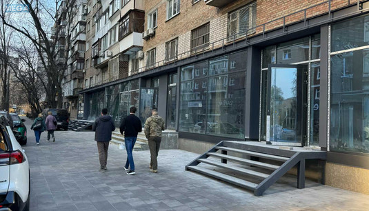 Продаж комерційної нерухомості, 67&nbsp;кв.м, под магазин, <a class="location-link" href="/kiev/" title="Недвижимость Київ">Київ</a>, <a class="location-link" href="/kiev/pecherskij/" title="Недвижимость Печерський район">Печерський р-н</a>, Академіка Філатова вул., 1/22 (изображение 4)