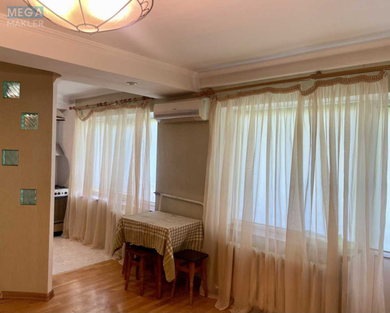 Оренда 2 кімнатної квартири, <a class="location-link" href="/kiev/" title="Недвижимость Київ">Київ</a>, <a class="location-link" href="/kiev/shevchenkovskij/" title="Недвижимость Шевченківський район">Шевченківський р-н</a>, Салютна вул., 29 (изображение 2)