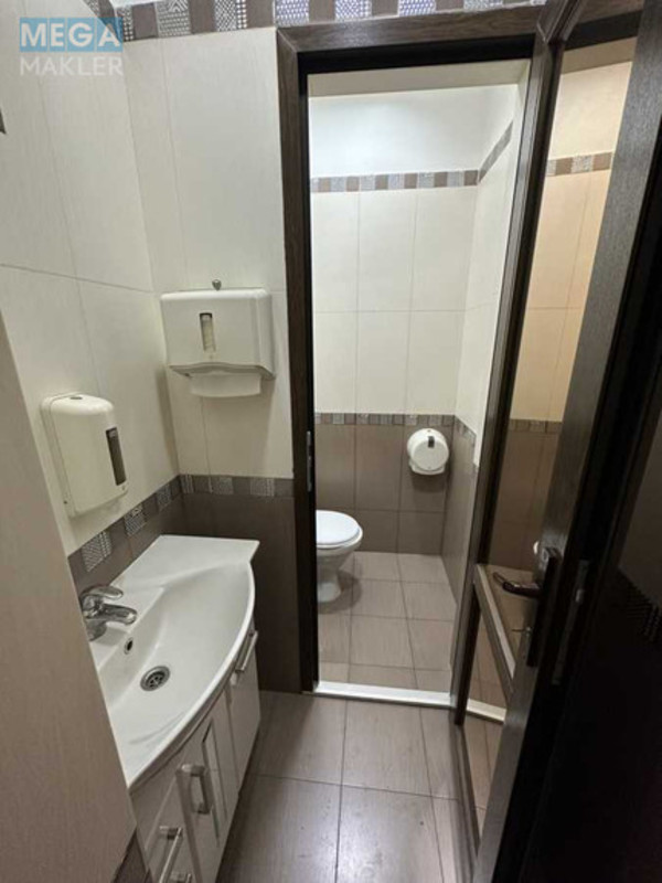 Оренда комерційної нерухомості, 200 кв.м, под офис, <a class="location-link" href="/kiev/" title="Недвижимость Київ">Київ</a>, <a class="location-link" href="/kiev/obolonskij/" title="Недвижимость Оболонський район">Оболонський р-н</a>, Маршала Тимошенко ул., 21 (изображение 9)