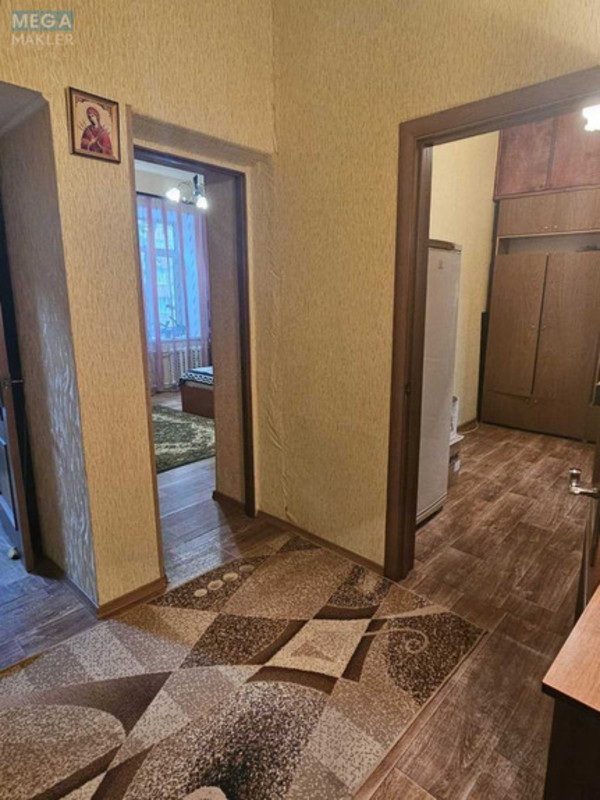 Продаж 3 кімнатної квартири (74/?/8), 1 пов. 2 пов. будинку, <a class="location-link" href="/kiev/" title="Недвижимость Київ">Київ</a>, <a class="location-link" href="/kiev/podolskij/" title="Недвижимость Подільський район">Подільський р-н</a>, Щекавицька вул., 44 (изображение 2)