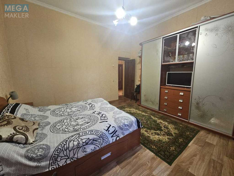 Продаж 3 кімнатної квартири (74/?/8), 1 пов. 2 пов. будинку, <a class="location-link" href="/kiev/" title="Недвижимость Київ">Київ</a>, <a class="location-link" href="/kiev/podolskij/" title="Недвижимость Подільський район">Подільський р-н</a>, Щекавицька вул., 44 (изображение 3)