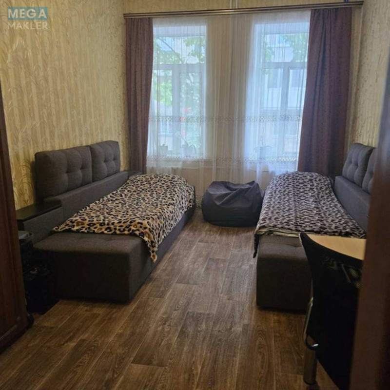 Продаж 3 кімнатної квартири (74/?/8), 1 пов. 2 пов. будинку, <a class="location-link" href="/kiev/" title="Недвижимость Київ">Київ</a>, <a class="location-link" href="/kiev/podolskij/" title="Недвижимость Подільський район">Подільський р-н</a>, Щекавицька вул., 44 (изображение 4)