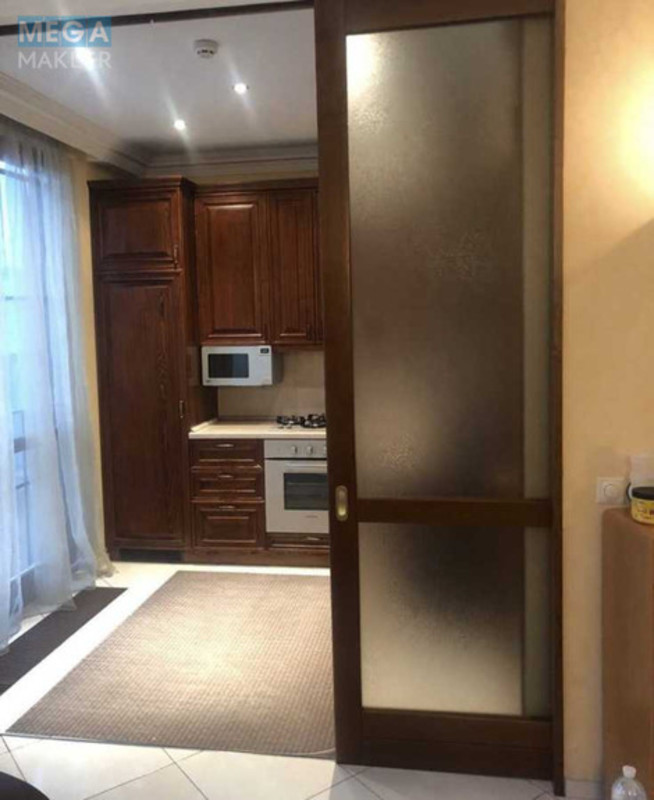 Продаж 4 кімнатної квартири (145/89/30), 4 пов. 5 пов. будинку, <a class="location-link" href="/kiev/" title="Недвижимость Київ">Київ</a>, <a class="location-link" href="/kiev/shevchenkovskij/" title="Недвижимость Шевченківський район">Шевченківський р-н</a>, Олеся Гончара ул., 14 (изображение 10)