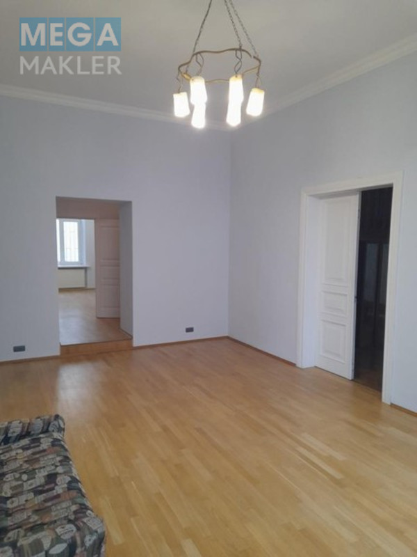Продаж 7 кімнатної квартири (225/120/20), 2 пов. 5 пов. будинку, <a class="location-link" href="/kiev/" title="Недвижимость Київ">Київ</a>, <a class="location-link" href="/kiev/shevchenkovskij/" title="Недвижимость Шевченківський район">Шевченківський р-н</a>, Саксаганського 28 ( <img src="https://megamakler.com.ua/metro/00ff00.gif" alt="" class="metro" /> м. Дворец спорта, 15 минут ) (изображение 3)