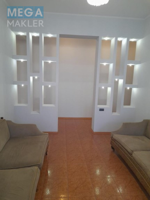 Продаж 7 кімнатної квартири (225/120/20), 2 пов. 5 пов. будинку, <a class="location-link" href="/kiev/" title="Недвижимость Київ">Київ</a>, <a class="location-link" href="/kiev/shevchenkovskij/" title="Недвижимость Шевченківський район">Шевченківський р-н</a>, Саксаганського 28 ( <img src="https://megamakler.com.ua/metro/00ff00.gif" alt="" class="metro" /> м. Дворец спорта, 15 минут ) (изображение 4)