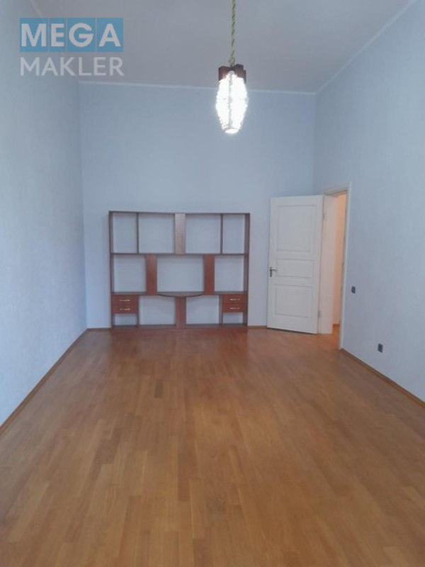 Продаж 7 кімнатної квартири (225/120/20), 2 пов. 5 пов. будинку, <a class="location-link" href="/kiev/" title="Недвижимость Київ">Київ</a>, <a class="location-link" href="/kiev/shevchenkovskij/" title="Недвижимость Шевченківський район">Шевченківський р-н</a>, Саксаганського 28 ( <img src="https://megamakler.com.ua/metro/00ff00.gif" alt="" class="metro" /> м. Дворец спорта, 15 минут ) (изображение 5)
