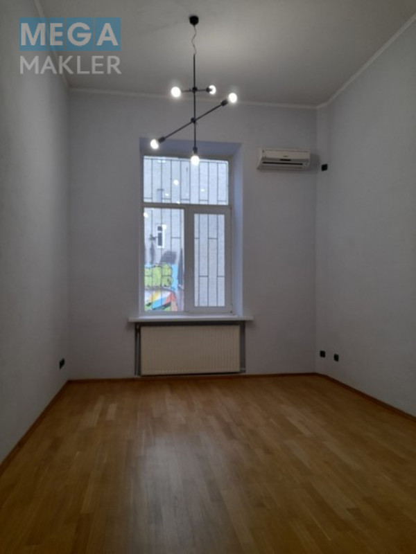 Продаж 7 кімнатної квартири (225/120/20), 2 пов. 5 пов. будинку, <a class="location-link" href="/kiev/" title="Недвижимость Київ">Київ</a>, <a class="location-link" href="/kiev/shevchenkovskij/" title="Недвижимость Шевченківський район">Шевченківський р-н</a>, Саксаганського 28 ( <img src="https://megamakler.com.ua/metro/00ff00.gif" alt="" class="metro" /> м. Дворец спорта, 15 минут ) (изображение 11)