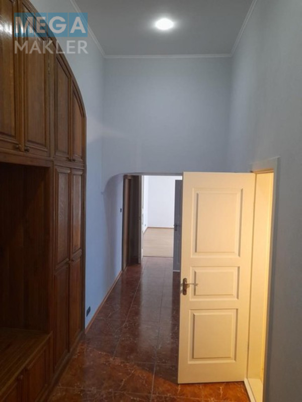 Продаж 7 кімнатної квартири (225/120/20), 2 пов. 5 пов. будинку, <a class="location-link" href="/kiev/" title="Недвижимость Київ">Київ</a>, <a class="location-link" href="/kiev/shevchenkovskij/" title="Недвижимость Шевченківський район">Шевченківський р-н</a>, Саксаганського 28 ( <img src="https://megamakler.com.ua/metro/00ff00.gif" alt="" class="metro" /> м. Дворец спорта, 15 минут ) (изображение 19)