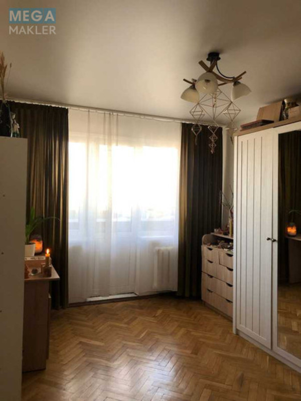 Продаж 1 кімнатної квартири (30/15/8), 8 пов. 9 пов. будинку, <a class="location-link" href="/kiev/" title="Недвижимость Київ">Київ</a>, <a class="location-link" href="/kiev/pecherskij/" title="Недвижимость Печерський район">Печерський р-н</a>, Арсенальна вул., 20 (изображение 6)