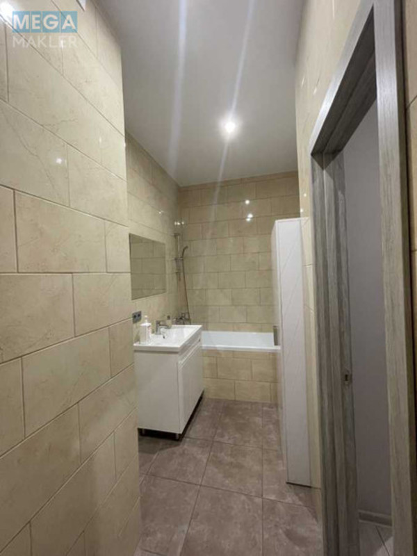 Продаж комерційної нерухомості, 47 кв.м, под офис, <a class="location-link" href="/kiev/" title="Недвижимость Київ">Київ</a>, <a class="location-link" href="/kiev/pecherskij/" title="Недвижимость Печерський район">Печерський р-н</a>, Евгения Коновальца ул., 36-Е (изображение 6)