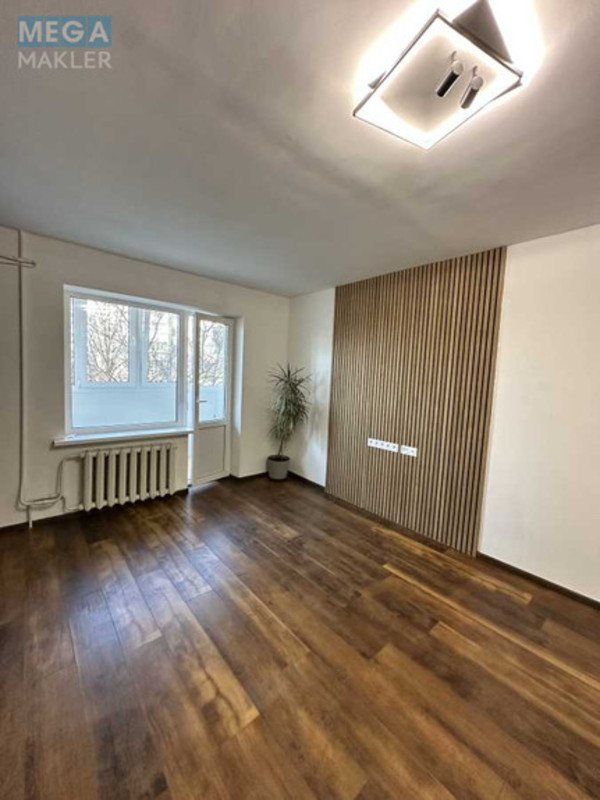 Продаж 1 кімнатної квартири (35/17/7), 3 пов. 5 пов. будинку, <a class="location-link" href="/kiev/" title="Недвижимость Київ">Київ</a>, <a class="location-link" href="/kiev/svyatoshinskij/" title="Недвижимость Святошинський район">Святошинський р-н</a>, Жолудева ул., 1в (изображение 8)