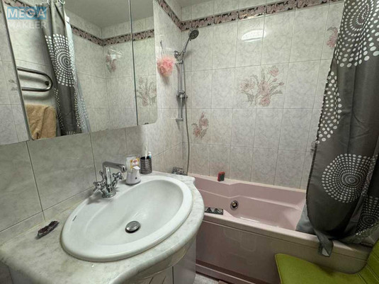 Оренда 3 кімнатної квартири, <a class="location-link" href="/kiev/" title="Недвижимость Київ">Київ</a>, <a class="location-link" href="/kiev/dneprovskij/" title="Недвижимость Дніпровський район">Дніпровський р-н</a>, Верховного Совета бульв., 19 (изображение 7)