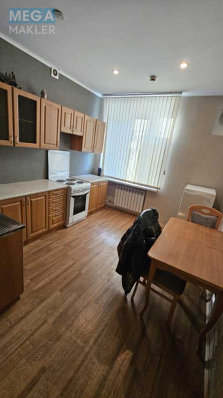 Оренда комерційної нерухомості, 80 кв.м, под офис, <a class="location-link" href="/kiev/" title="Недвижимость Київ">Київ</a>, <a class="location-link" href="/kiev/pecherskij/" title="Недвижимость Печерський район">Печерський р-н</a>, Патриса Лумумбы ул., 7 (изображение 5)