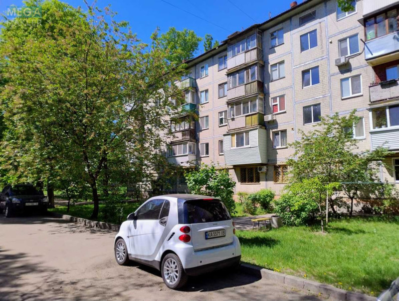 Продаж 3 кімнатної квартири (57/40/6), 1 пов. 5 пов. будинку, <a class="location-link" href="/kiev/" title="Недвижимость Київ">Київ</a>, <a class="location-link" href="/kiev/svyatoshinskij/" title="Недвижимость Святошинський район">Святошинський р-н</a>, Академіка Туполєва вул., 17в (изображение 9)