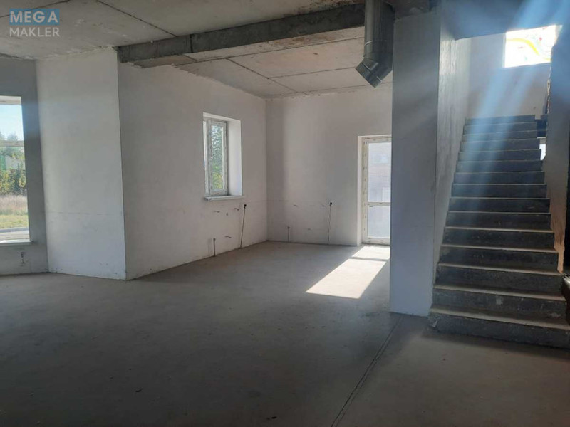 Продаж дома, 3 поверху, 300 кв.м, 6 кімнат, ділянка 10 соток, <a class="location-link" href="/kiev/" title="Недвижимость Київ">Київ</a>, <a class="location-link" href="/kiev/svyatoshinskij/" title="Недвижимость Святошинський район">Святошинський р-н</a>, Бударина ул., 45 (изображение 2)