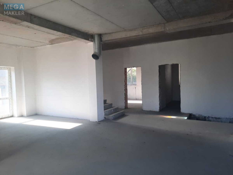 Продаж дома, 3 поверху, 300 кв.м, 6 кімнат, ділянка 10 соток, <a class="location-link" href="/kiev/" title="Недвижимость Київ">Київ</a>, <a class="location-link" href="/kiev/svyatoshinskij/" title="Недвижимость Святошинський район">Святошинський р-н</a>, Бударина ул., 45 (изображение 10)