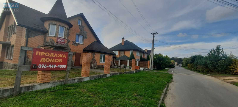 Продаж дома, 3 поверху, 300 кв.м, 6 кімнат, ділянка 10 соток, <a class="location-link" href="/kiev/" title="Недвижимость Київ">Київ</a>, <a class="location-link" href="/kiev/svyatoshinskij/" title="Недвижимость Святошинський район">Святошинський р-н</a>, Бударина ул., 45 (изображение 16)