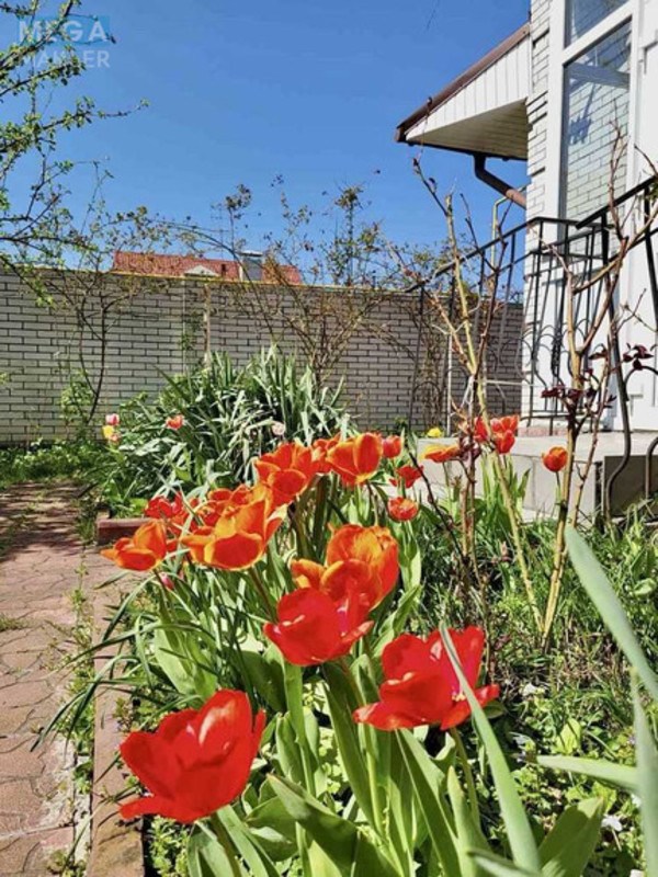 Продаж дома, 2 поверху, 225 кв.м, 5 кімнат, ділянка 10 соток, <a class="location-link" href="/kiev/" title="Недвижимость Київ">Київ</a>, <a class="location-link" href="/kiev/goloseevskij/" title="Недвижимость Голосіївський район">Голосіївський р-н</a>, Столичное шоссе (изображение 4)