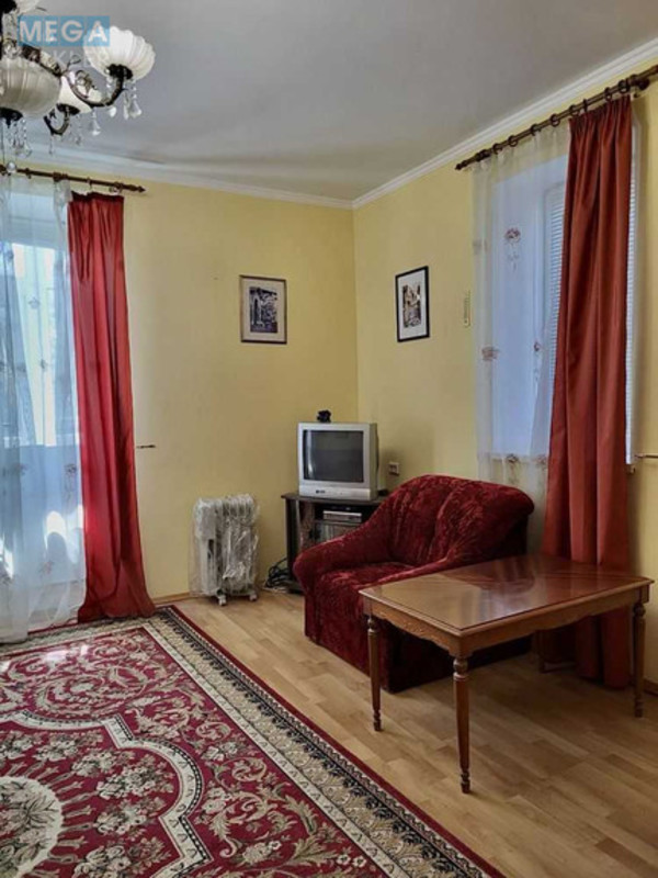 Продаж дома, 2 поверху, 225 кв.м, 5 кімнат, ділянка 10 соток, <a class="location-link" href="/kiev/" title="Недвижимость Київ">Київ</a>, <a class="location-link" href="/kiev/goloseevskij/" title="Недвижимость Голосіївський район">Голосіївський р-н</a>, Столичное шоссе (изображение 12)